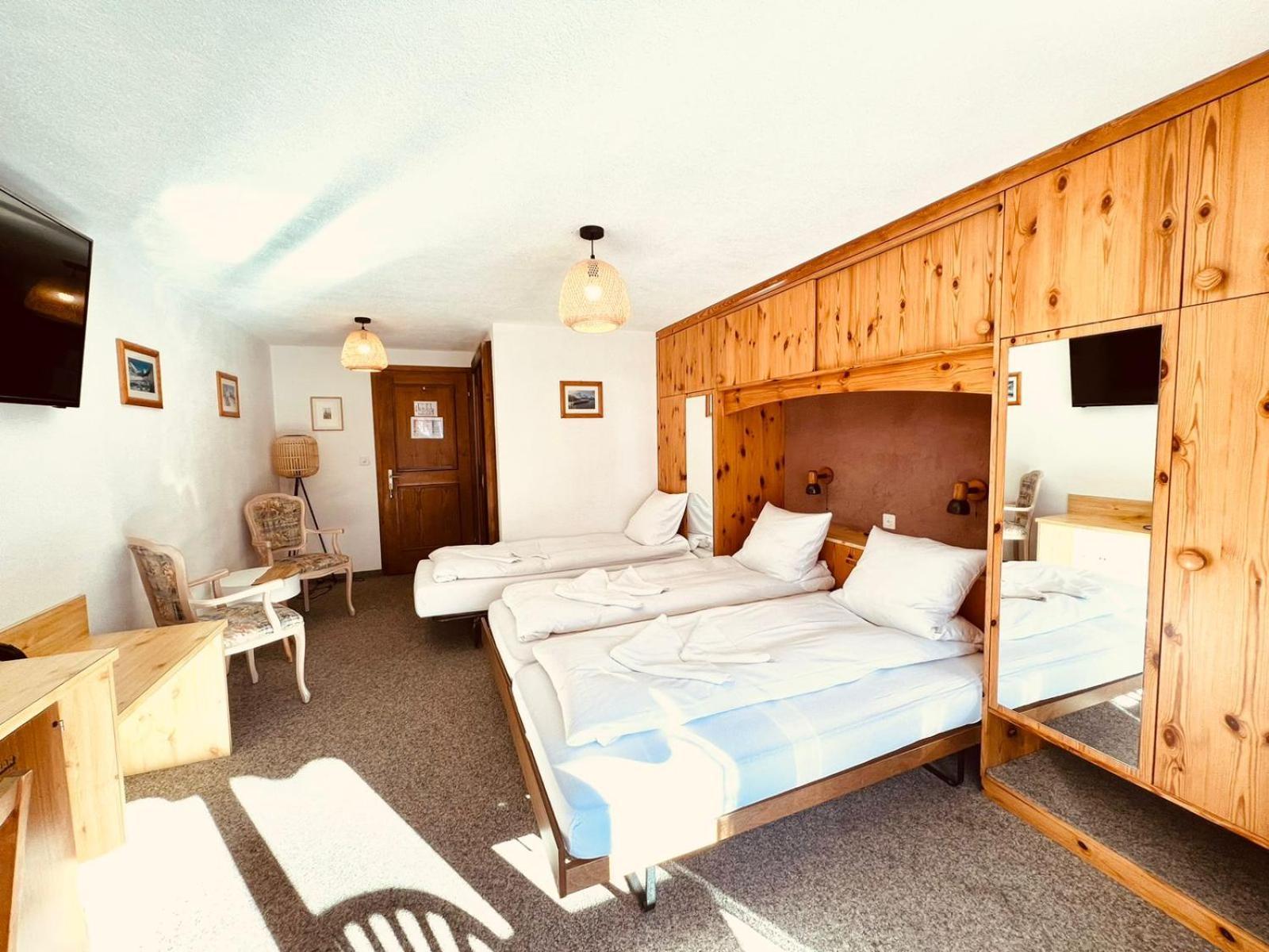 Hotel Old Jnn Klosters-Serneus Exterior foto